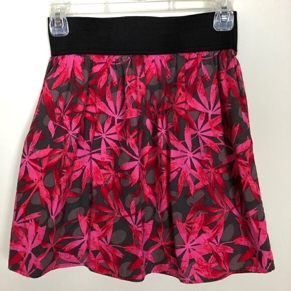 Derek Heart Pink Leaf Skirt - Size Medium - Picture 1 of 3
